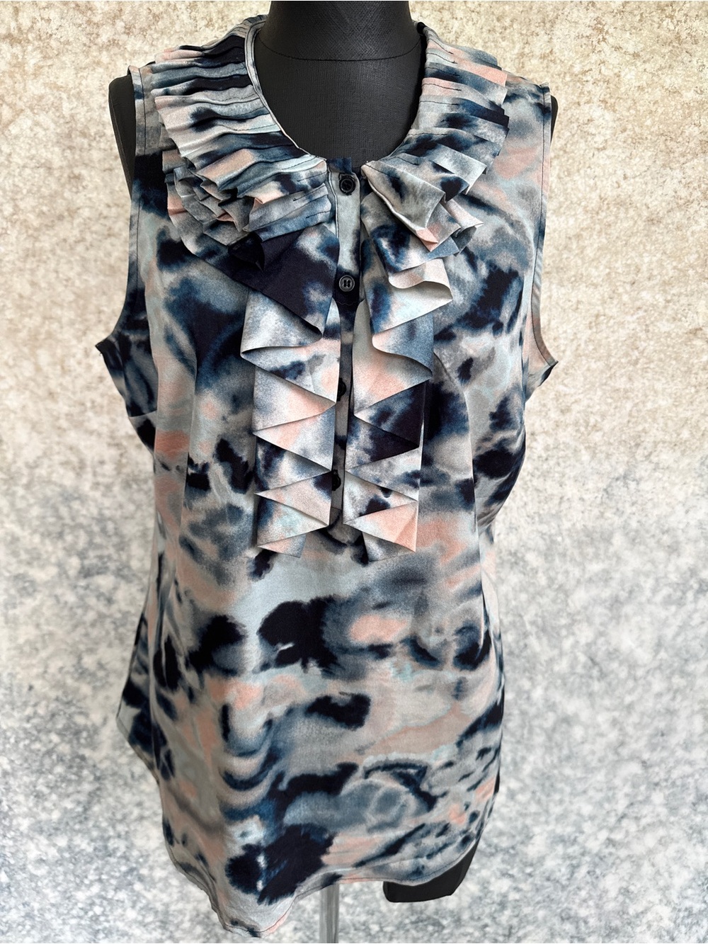 New York & Co Watercolor Ruffle Collar Sleeveless - L